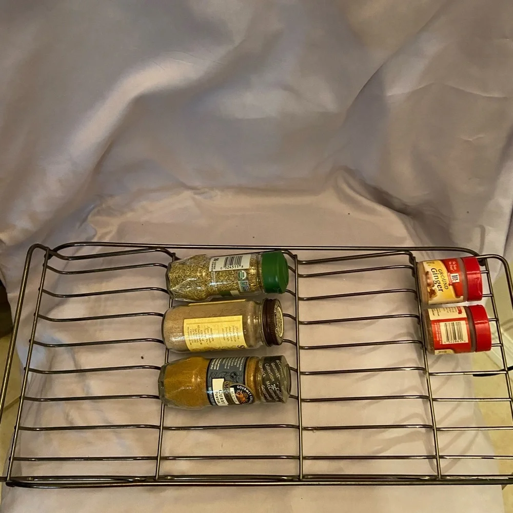Spice rack for your draw that hold 16 bottles